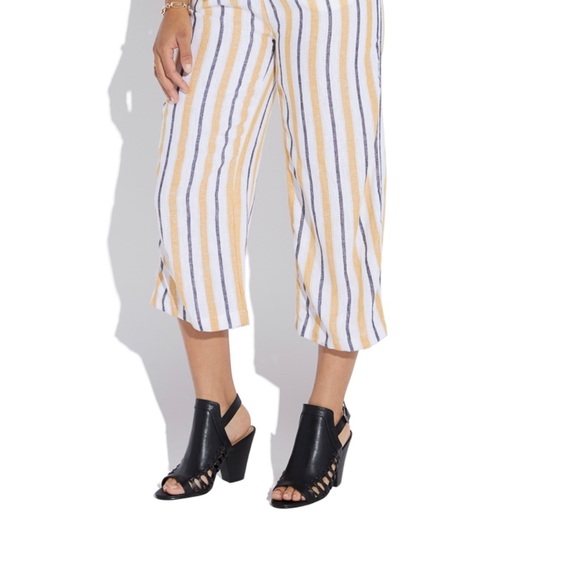 ShoeDazzle Tate black sandals - Picture 4 of 12